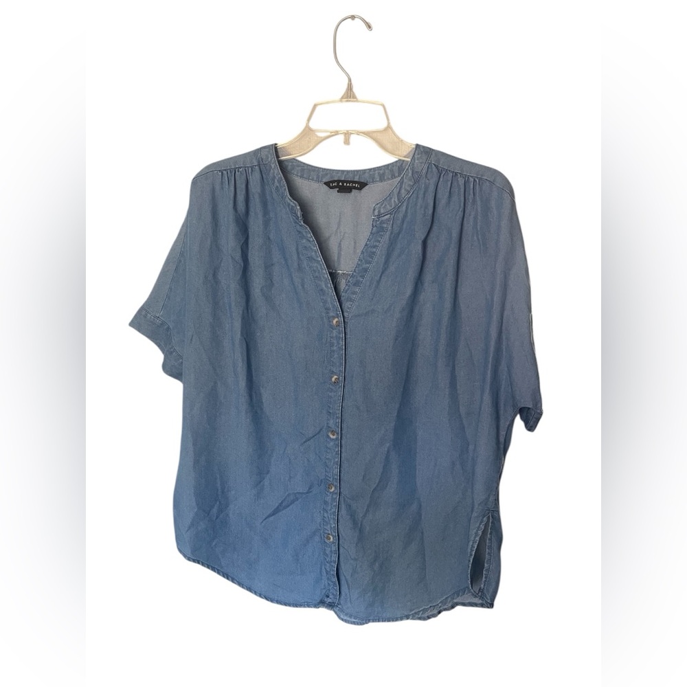 Zac & Rachel Size Medium Women’s Chambray Blue Button Down Shirt